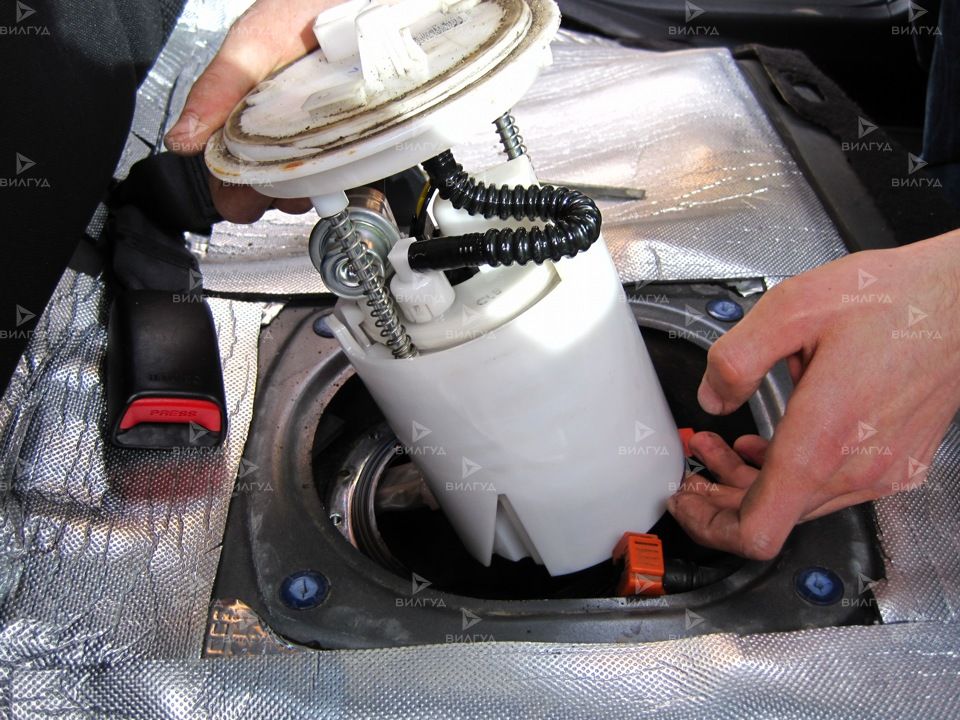 Замена топливного фильтра Peugeot 307 в Челябинске