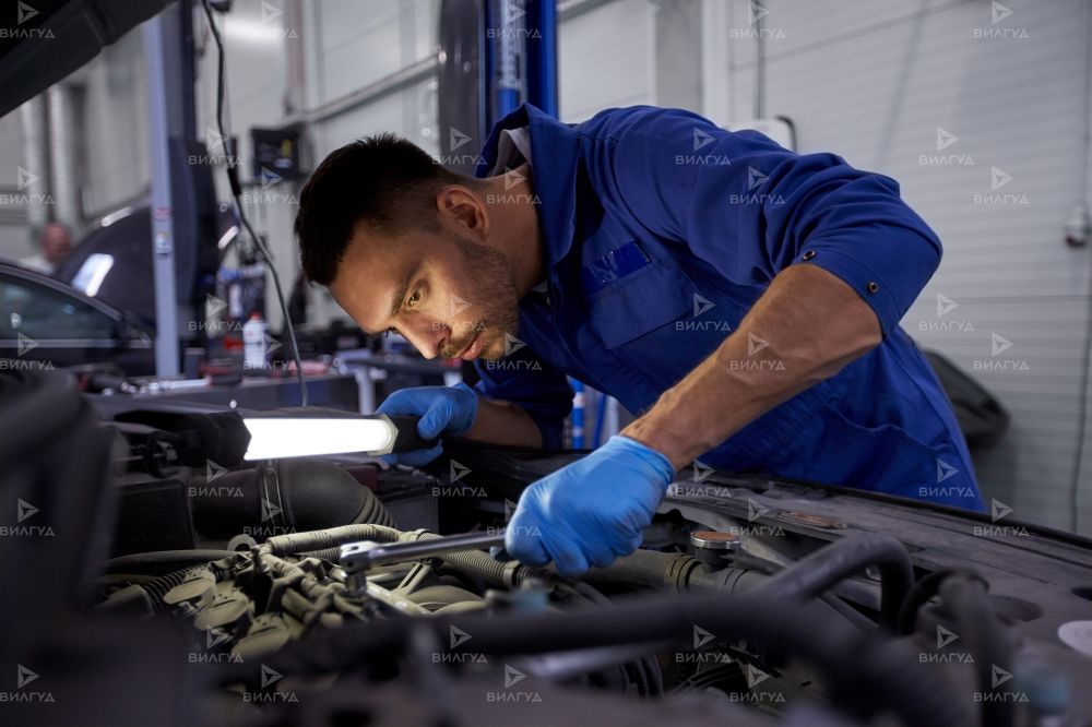 Снятие и уставновка ГБЦ двигателя Ford в Челябинске